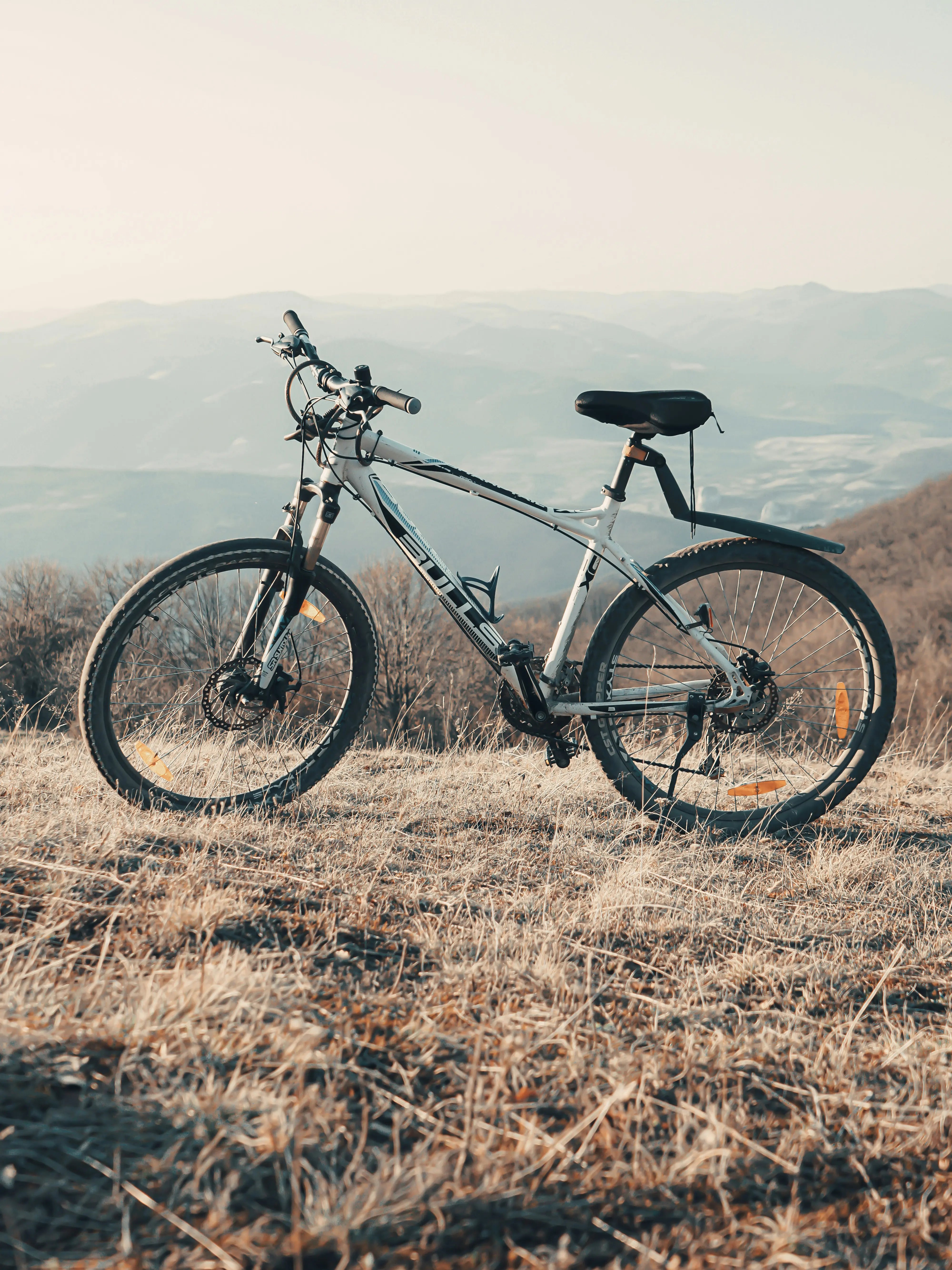 Mountain Bikes collection image - Allan Carvalho / Pexels