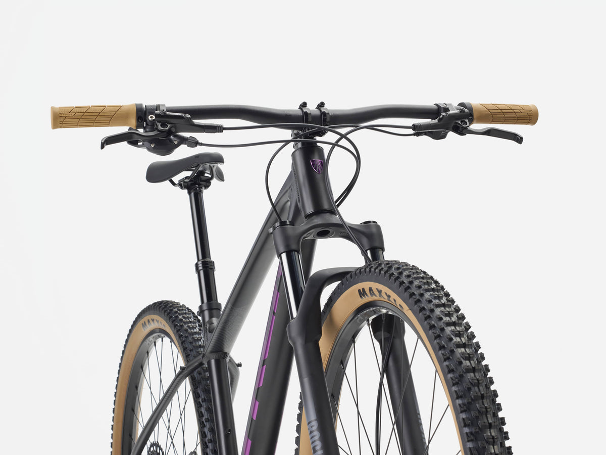 Trek Marlin 7 Gen 3 - Matte Dark Web/Clear Gloss - alternate