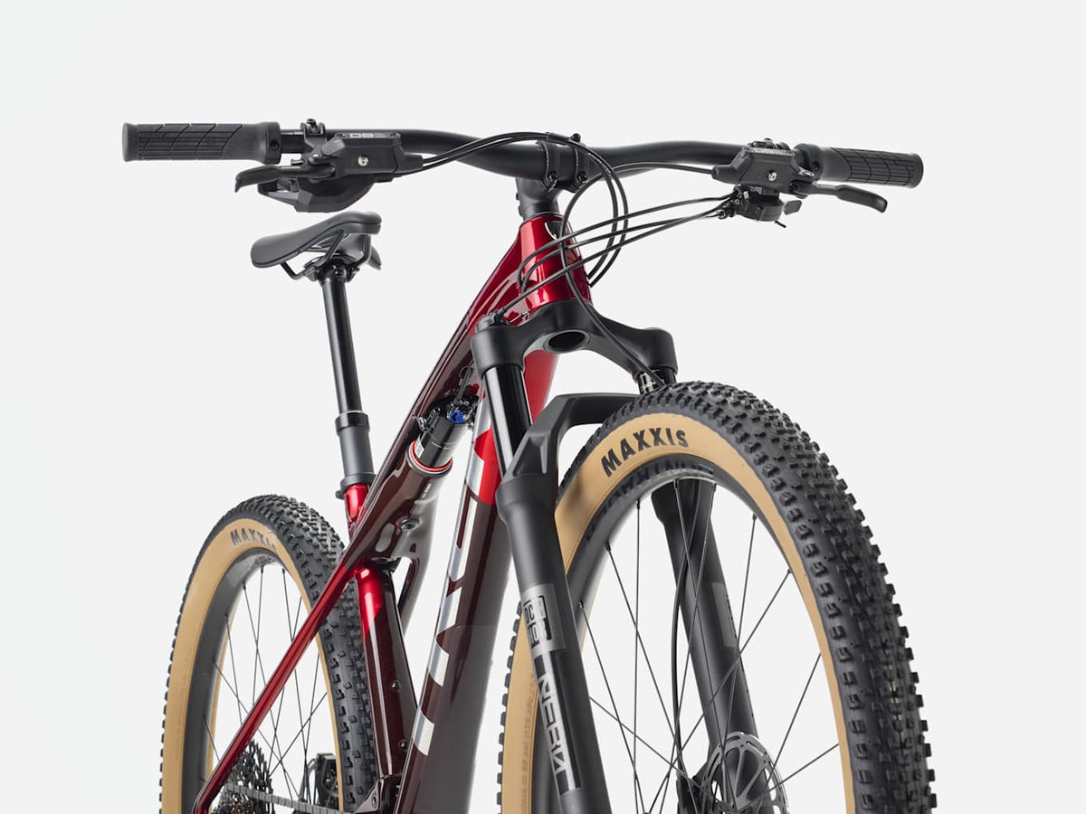Fury Red/Carbon Red Smoke