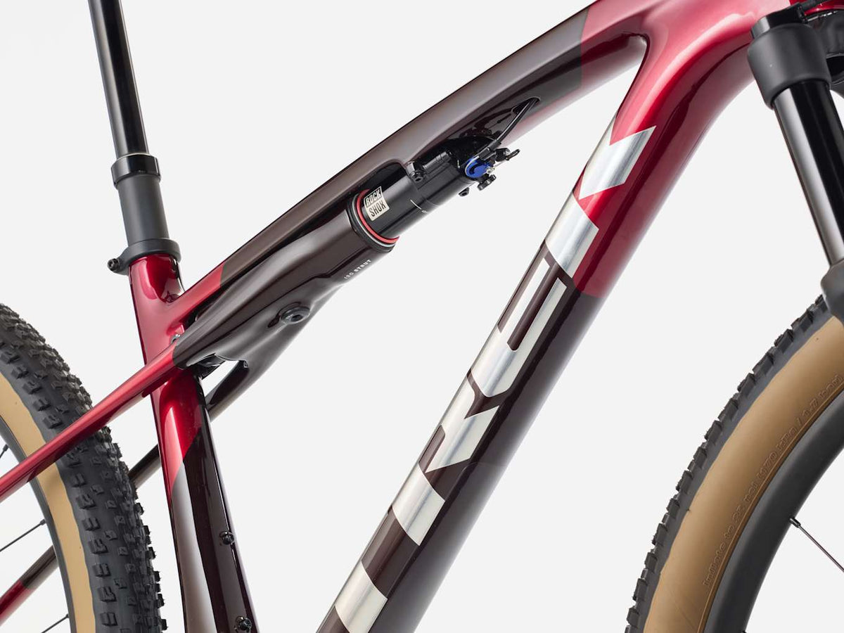 Fury Red/Carbon Red Smoke