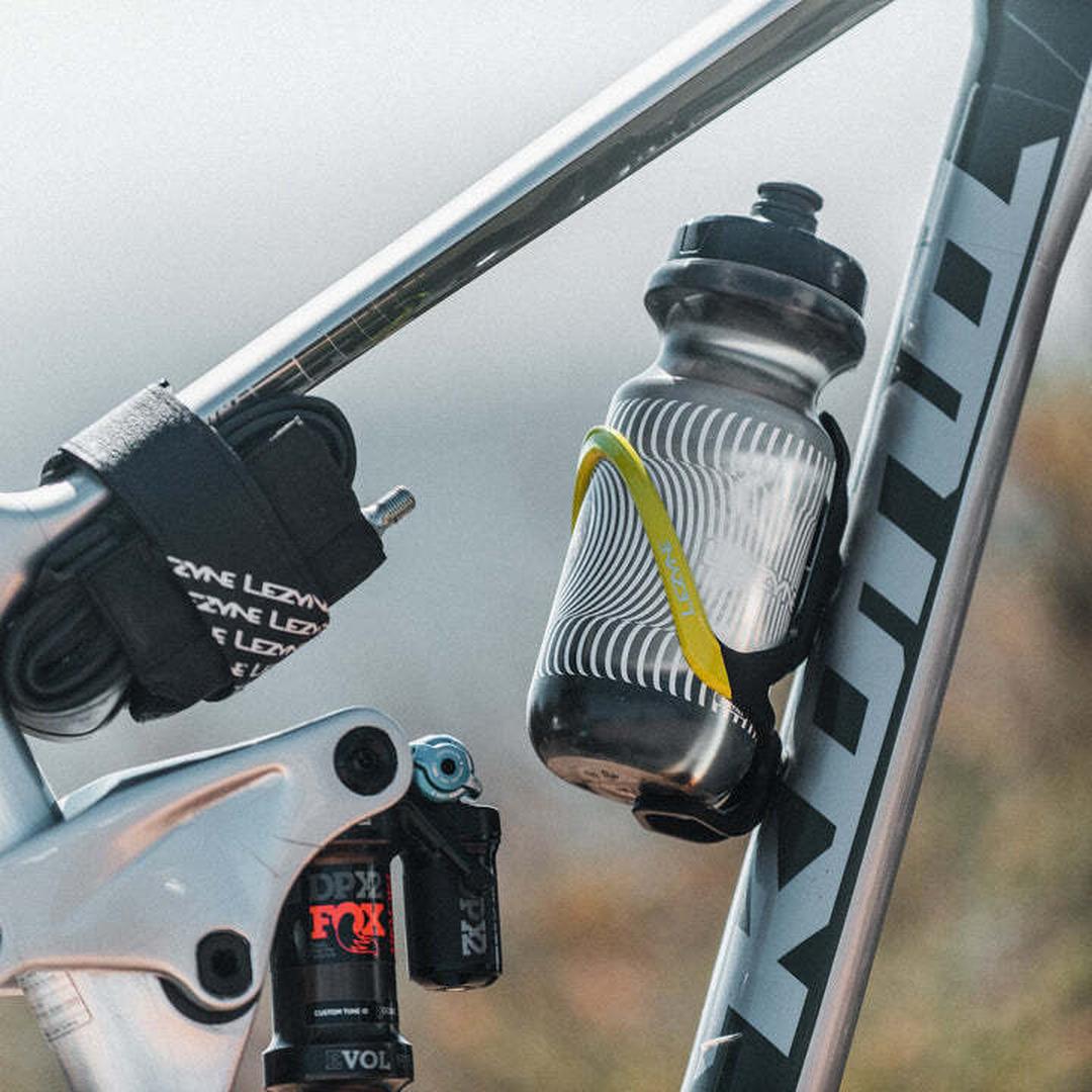 Lezyne Flow Water Bottle - 600ml - Smoke Grey - image 7